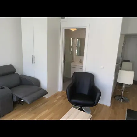 Resident 7 Apartment *